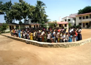 Traditionelle Feier mit den Kindern und Betreuern
